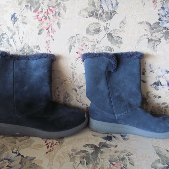 Skechers Gogamat Boots Women’s 10 Blue Suede Faux Fur Lining Excellent Condition - Picture 3 of 16